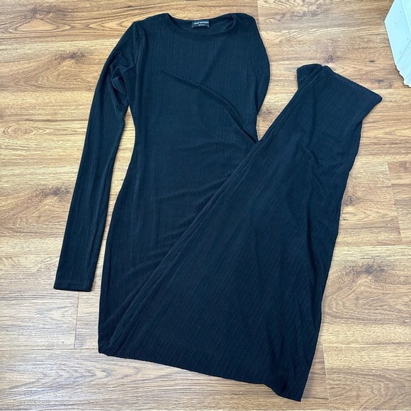 Naked Wardrobe Black Asymmetrical One Sleeve Ribbed Bodycon Maxi Dress Size 1 - Picture 4 of 10